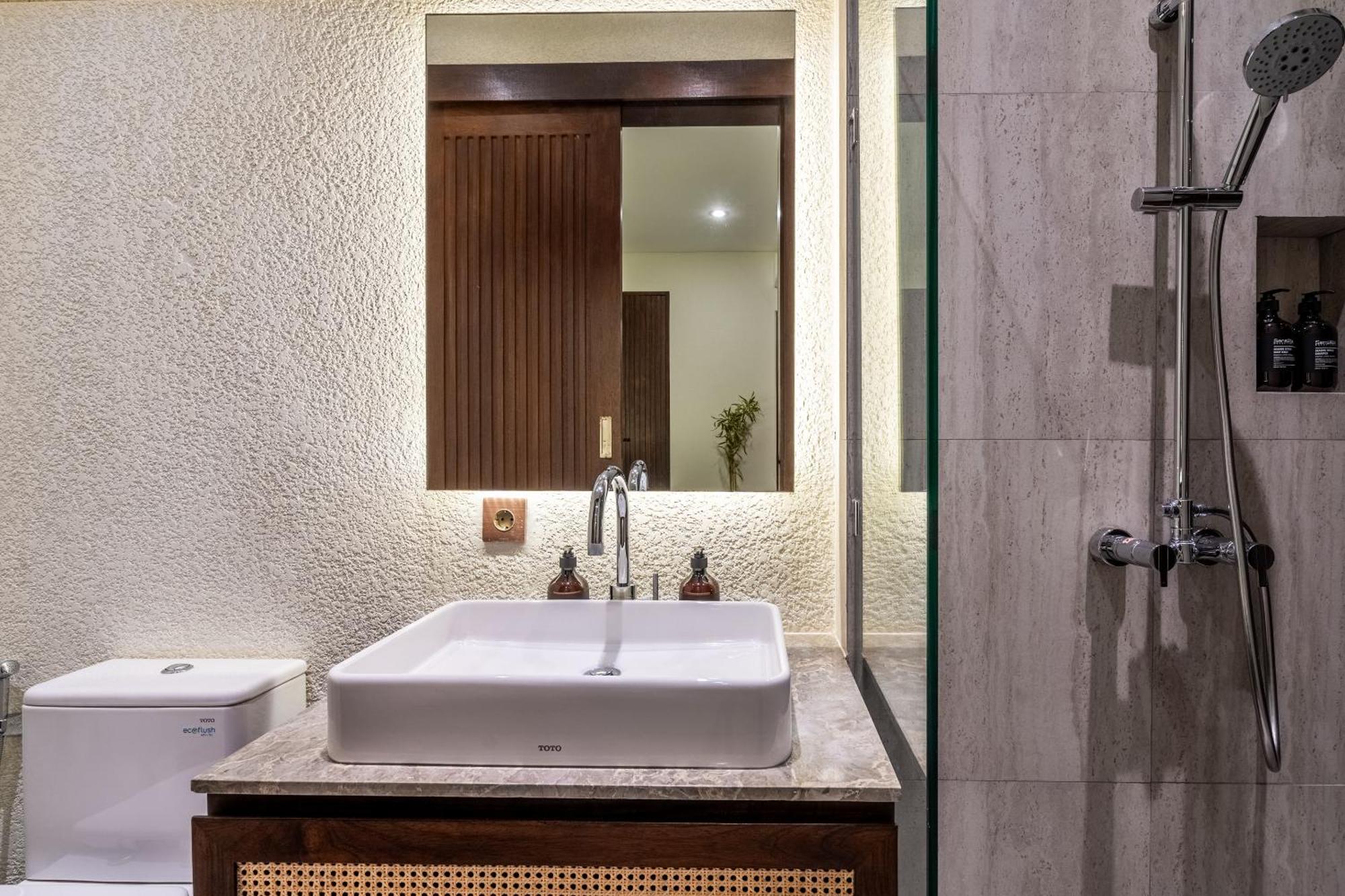 Taman Dharmawangsa - 3br Luxury Private Pool In Nusa Dua *