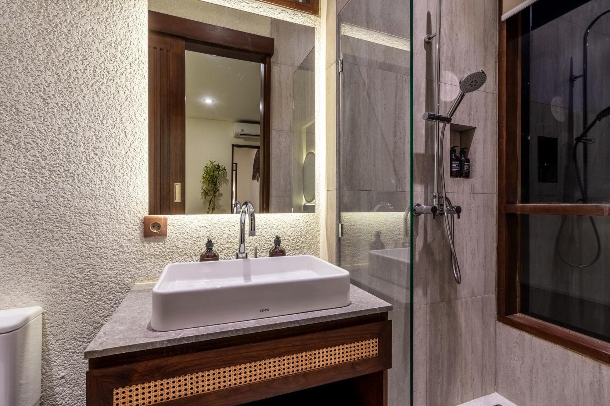 Taman Dharmawangsa - 3br Luxury Private Pool In Nusa Dua Villa *