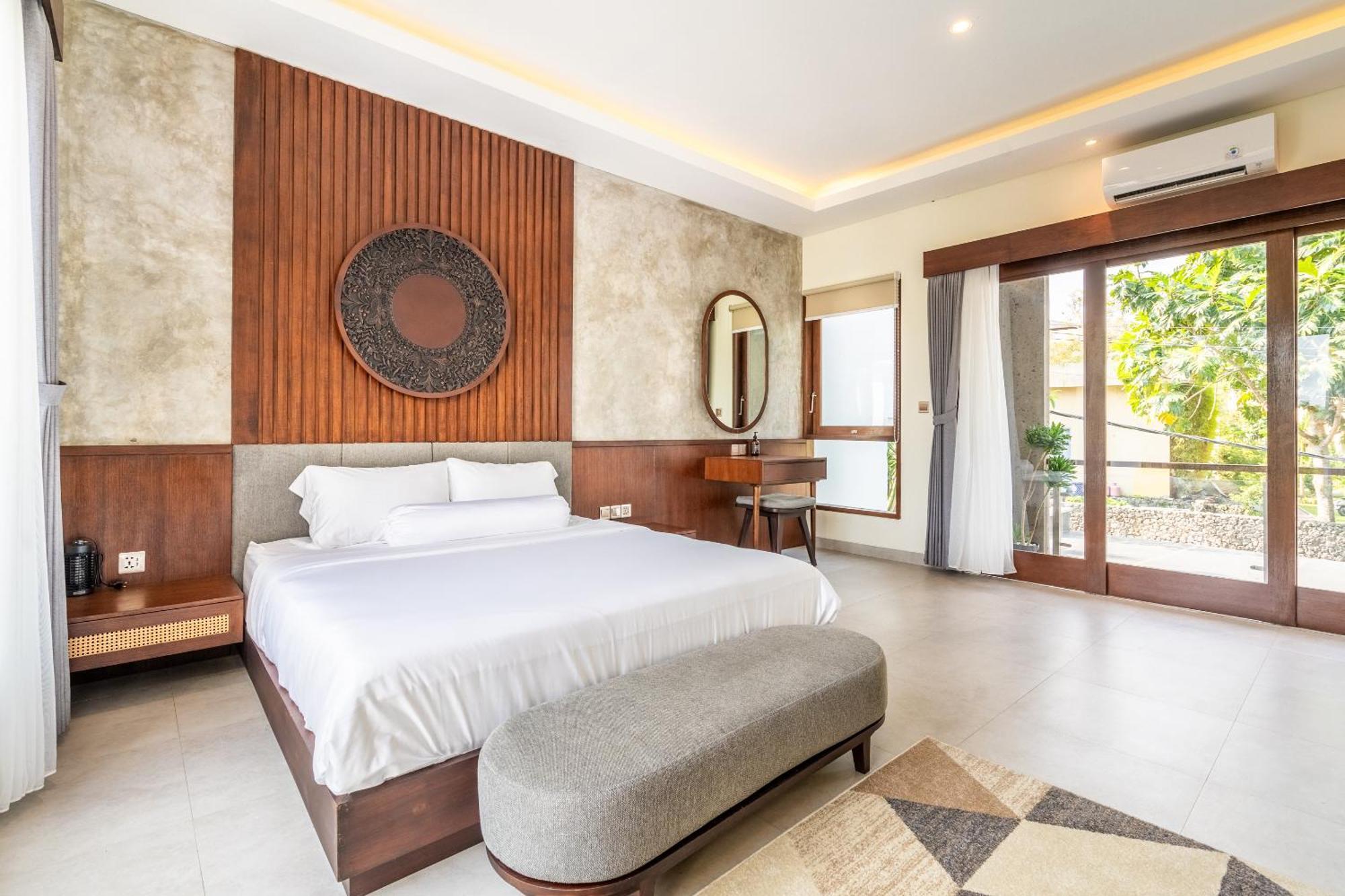Taman Dharmawangsa - 3br Luxury Private Pool In Nusa Dua *