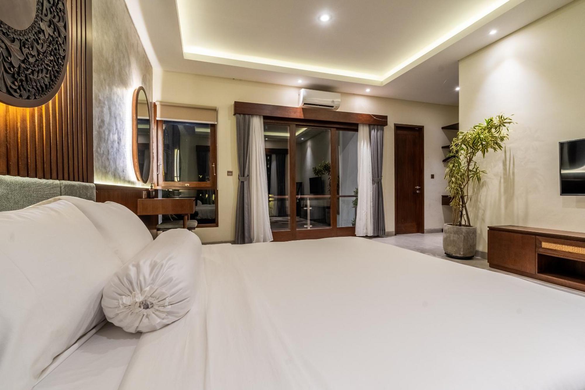 Villa Taman Dharmawangsa - 3br Luxury Private Pool In Nusa Dua *
