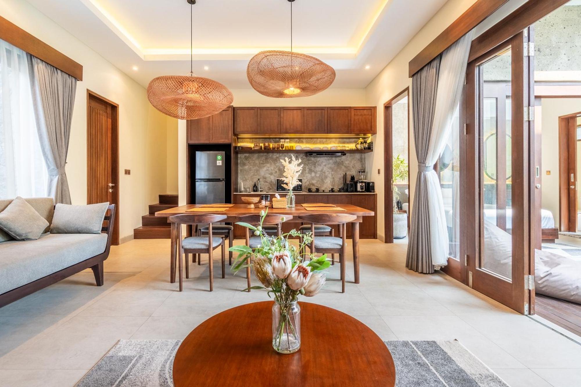 Taman Dharmawangsa - 3br Luxury Private Pool In Nusa Dua