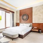 Taman Dharmawangsa Villa - 3Br Luxury Private Pool Villa In Nusa Dua