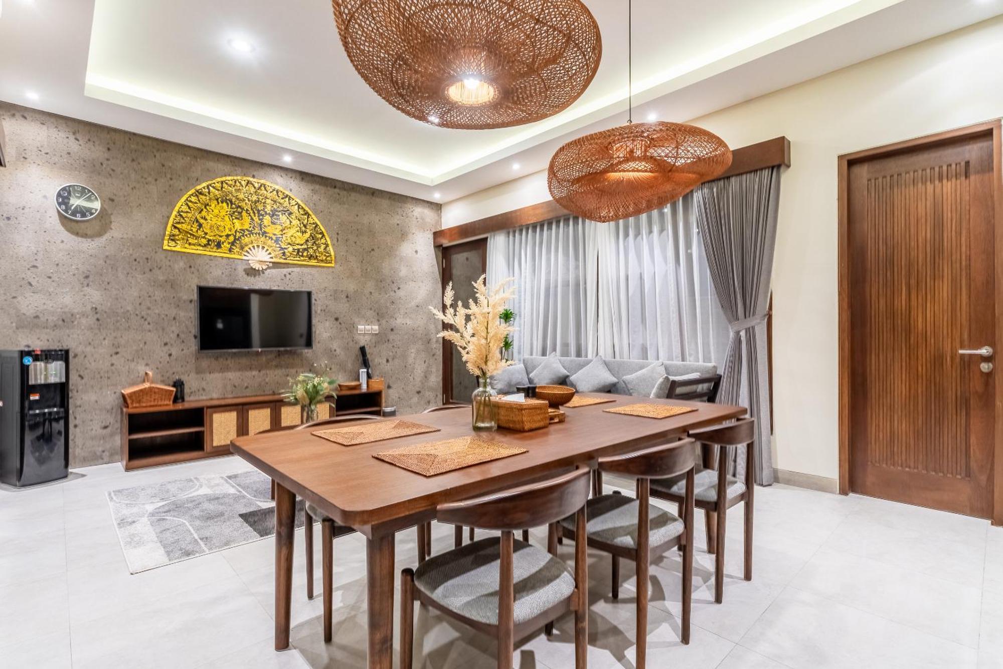 Taman Dharmawangsa - 3br Luxury Private Pool In Nusa Dua *