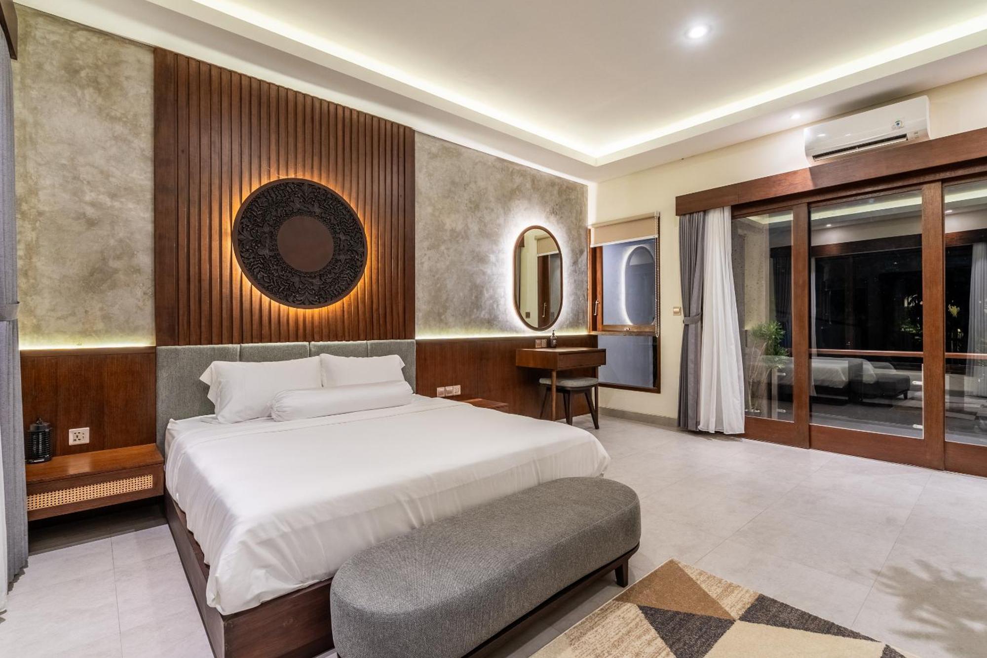 Taman Dharmawangsa - 3br Luxury Private Pool In Nusa Dua Villa
